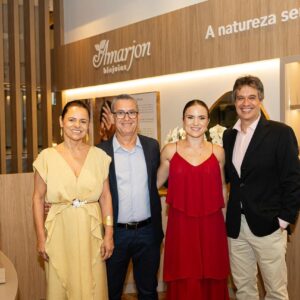 Da esqr. para dir. Isabel Ribeiro e Marcos Ribeiro fundadores da Amarjon; Raquel Neves Diretora de Marketing da Amarjon; e Renato Novis Mendonça Cofundador
