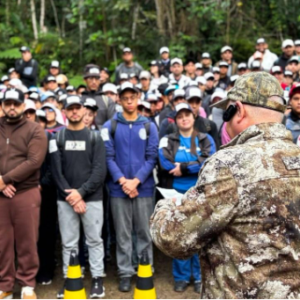 CEAB oferece treinamento com práticas de sobrevivência em selva.