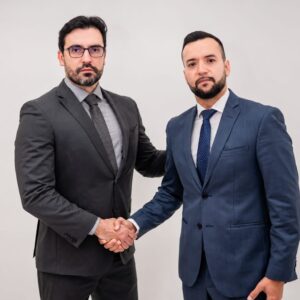 Alexandre e Italo, sócios do Bronzatti & Pienis Advogados.
