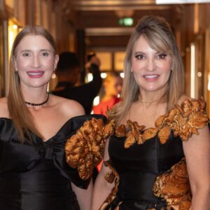 Natália e Maísa Gouveia apresentaram a coleção “Gala en Fleur” no icônico Ritz Paris, durante a Paris Fashion Week.