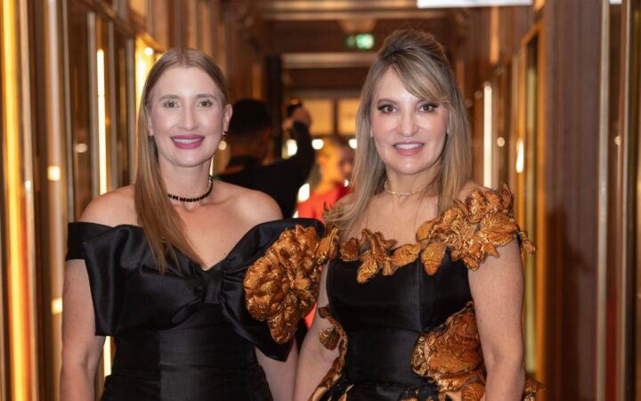 Natália e Maísa Gouveia apresentaram a coleção “Gala en Fleur” no icônico Ritz Paris, durante a Paris Fashion Week.