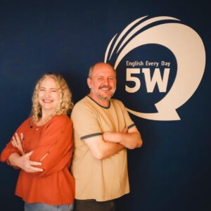 5W English, braço da Global Way Idiomas, oferece método, material, marca e suporte a professores de inglês, sem o formato de franquia.