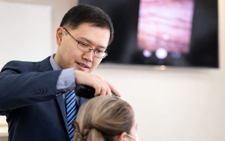 Dr. Paulo Lu Tai Zon usa a técnica FUE e considera a anatomia e as proporções do rosto.