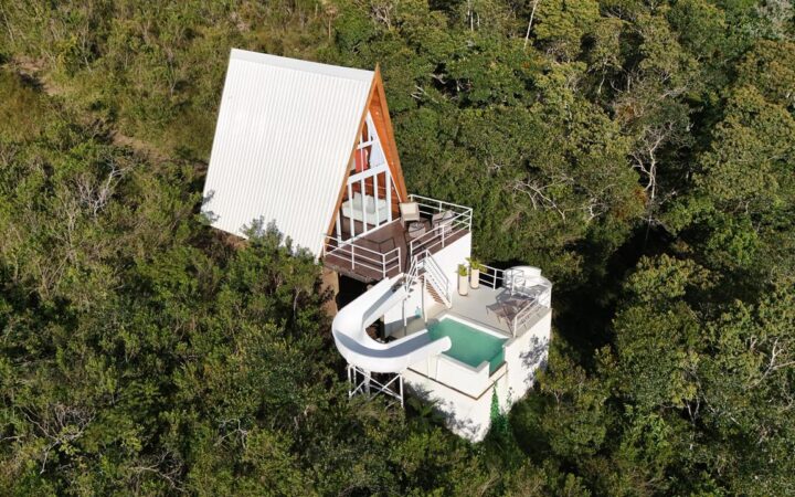 Chalé romântico Bosque da Fortuna, no interior da Bahia, alcançou 100% de ocupação por dois anos sem competir por preço.